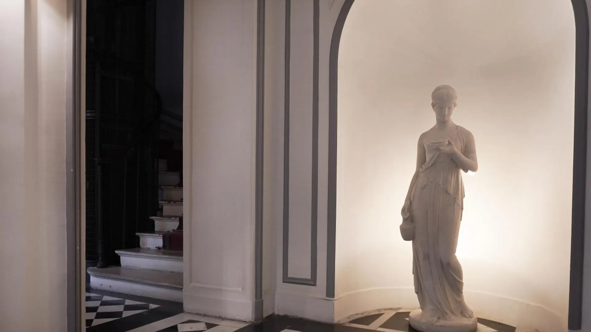 Elegance And Parisian Charm Tuileries Apartment  Paris