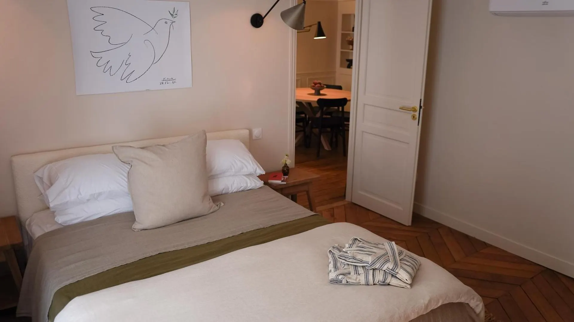 Elegance And Parisian Charm Tuileries Apartment Paris
