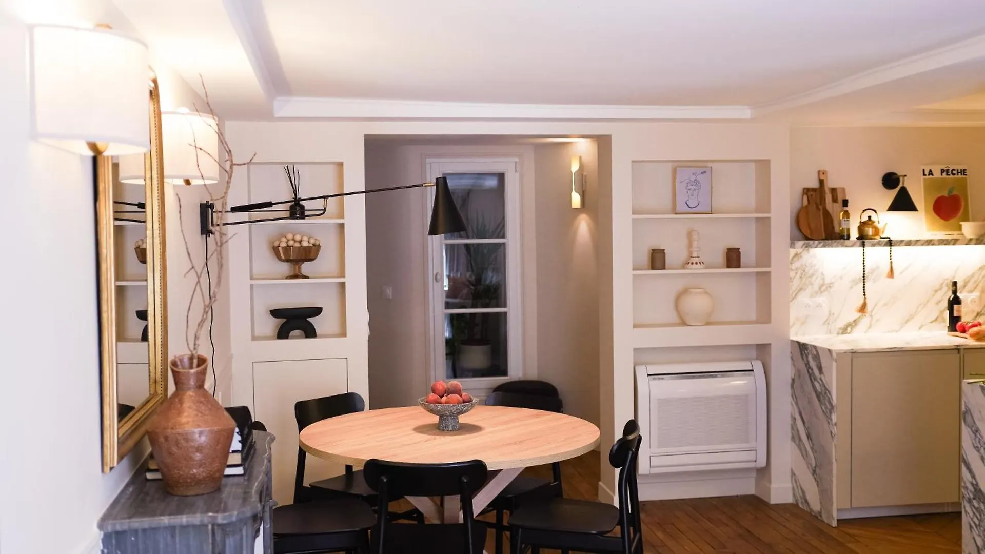 Elegance And Parisian Charm Tuileries Apartment